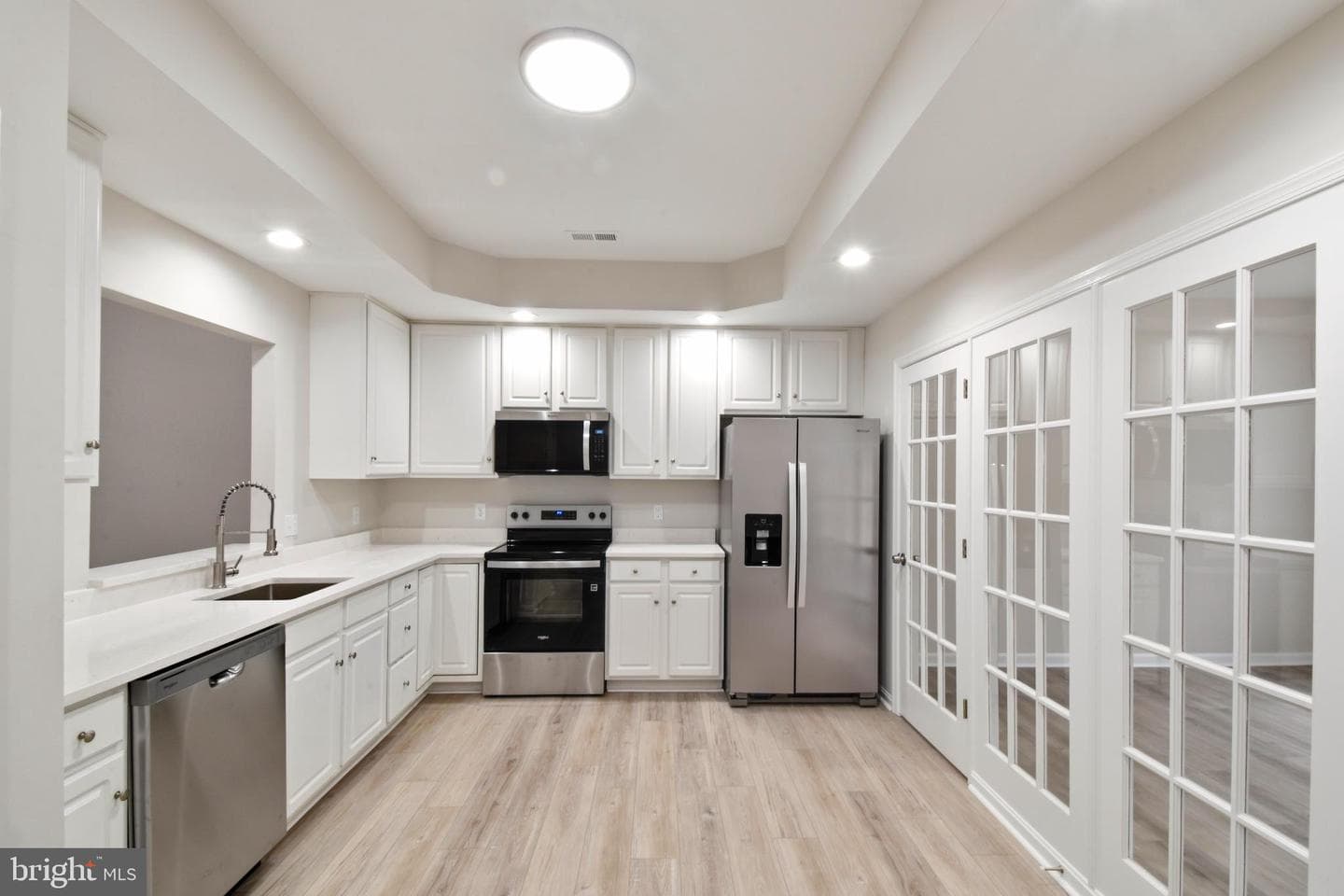7112 Radford photo 6