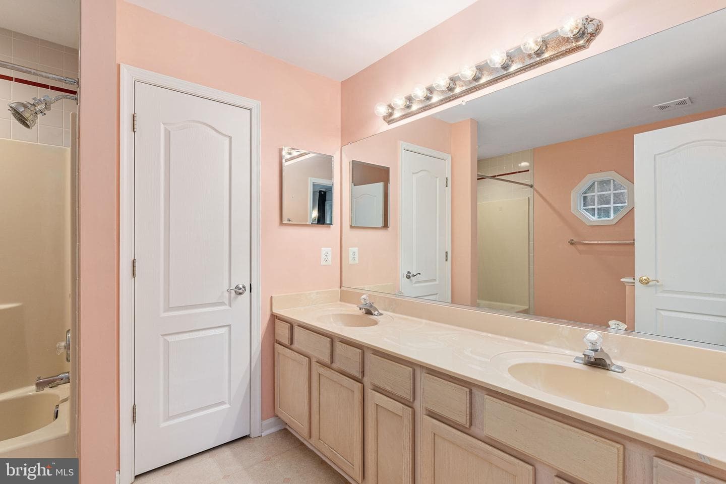 10400 Kings Cove Court photo 9