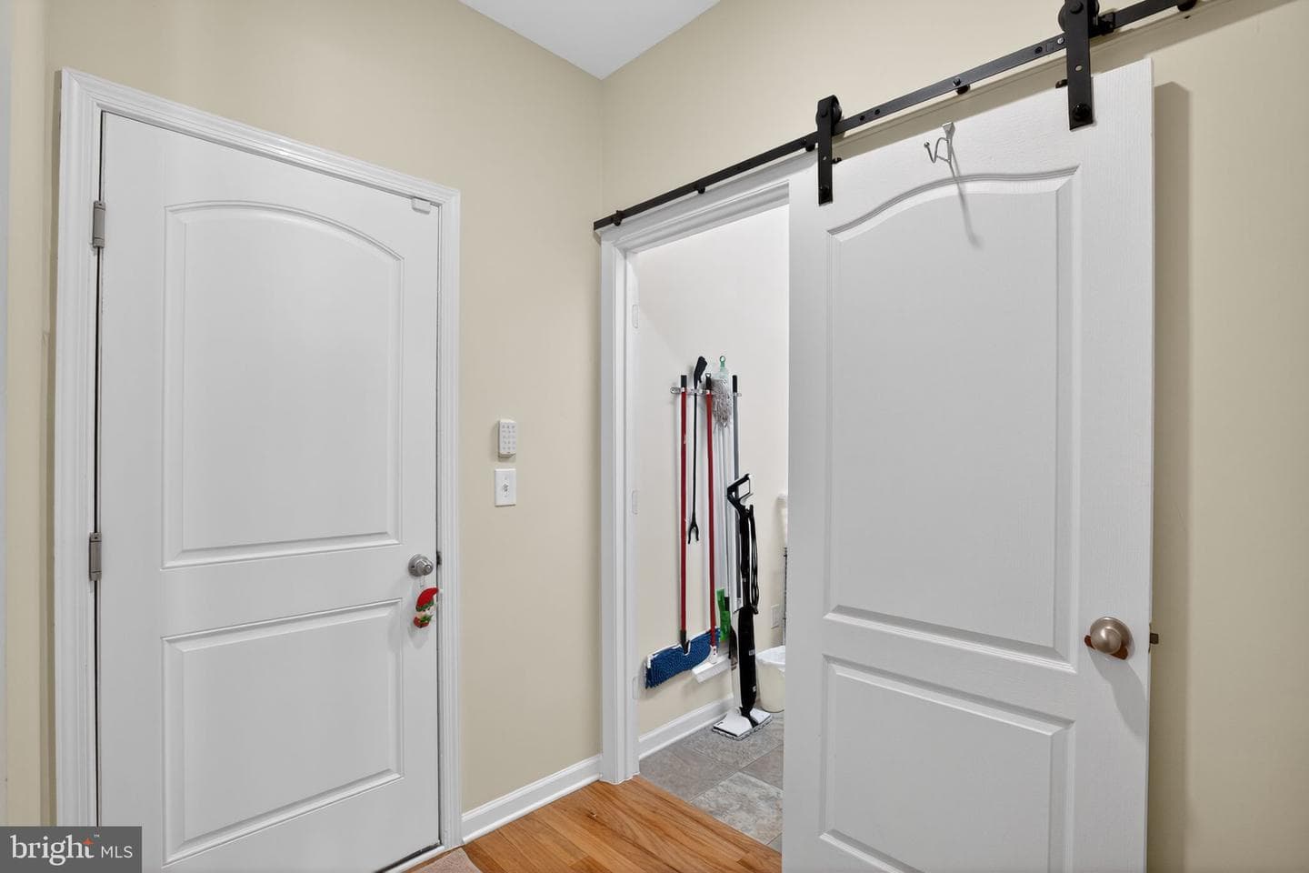 1709 Hudgins Farm Circle photo 5