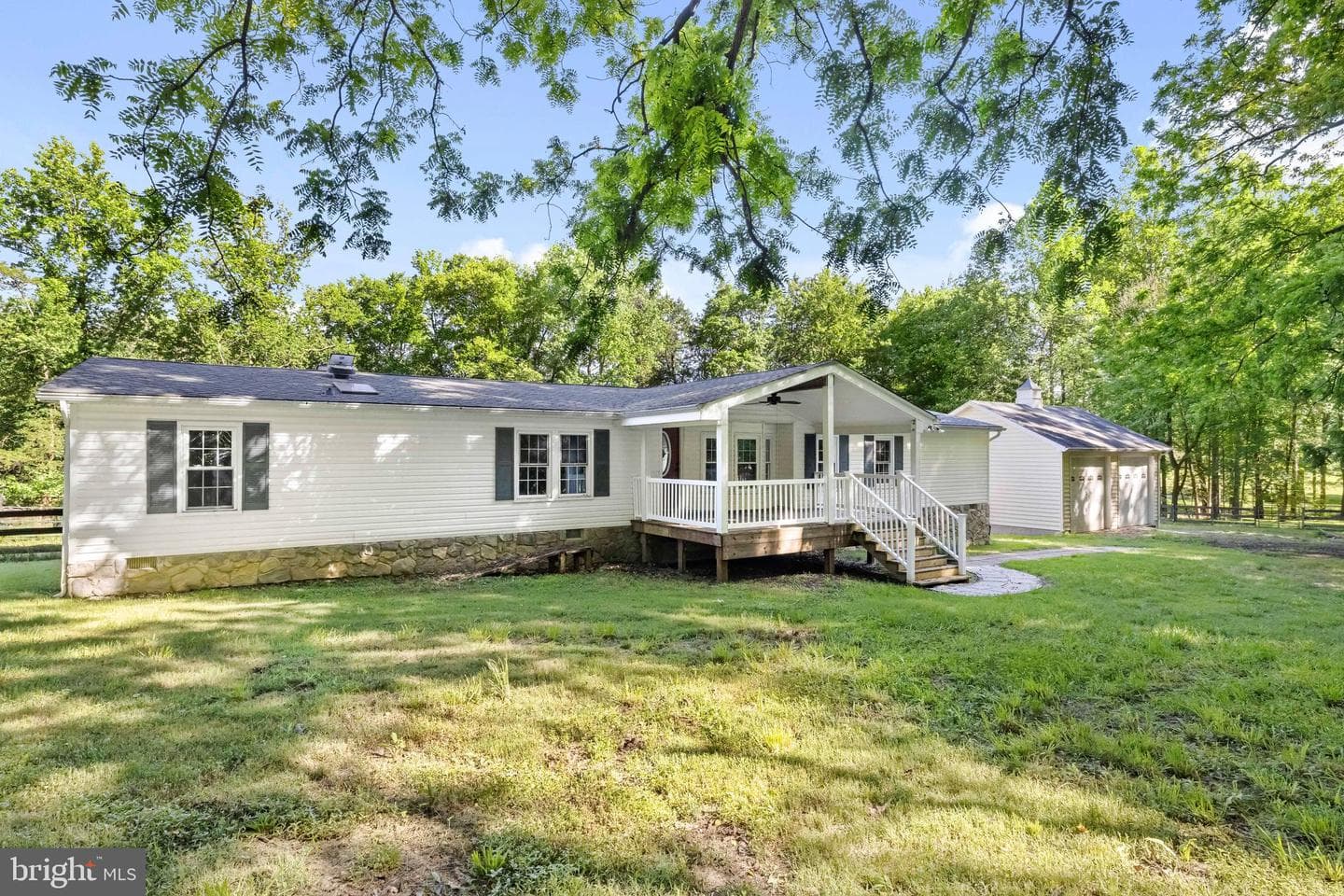 3303 Danbury Circle photo 4