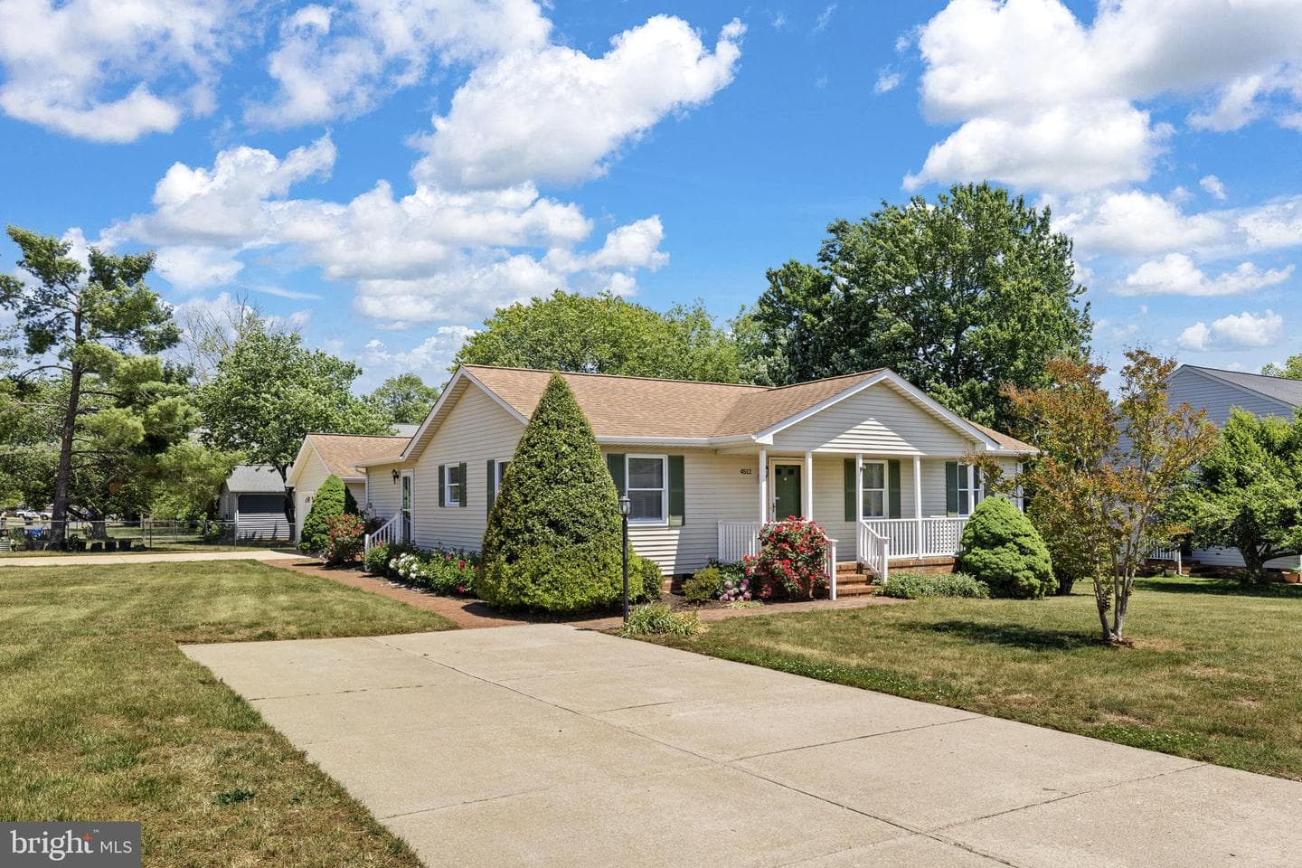 4512 Rebecca Road photo 2