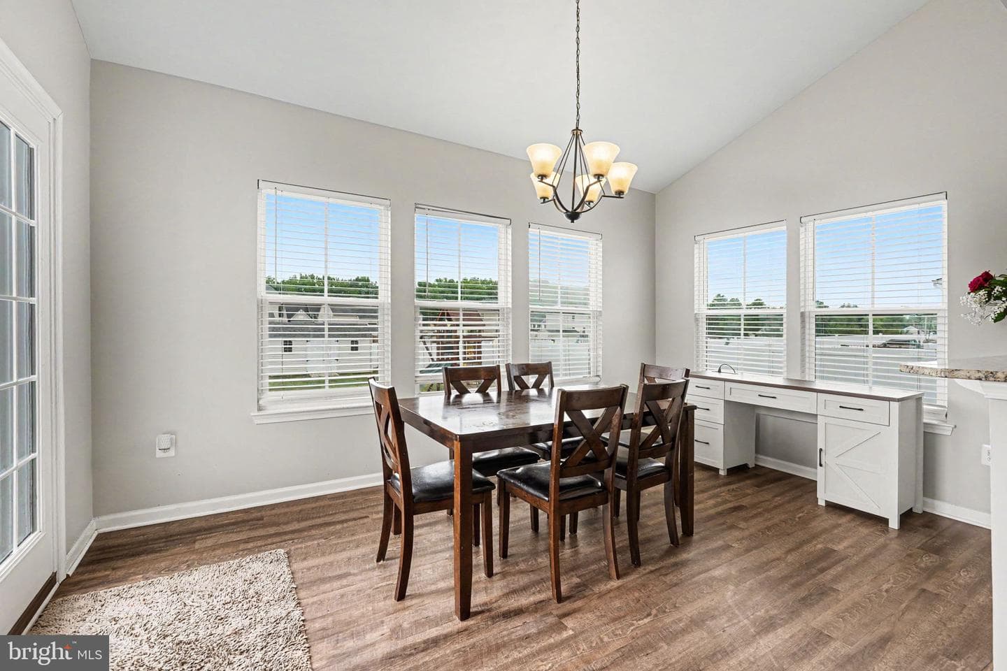2527 Cornell Drive photo 8
