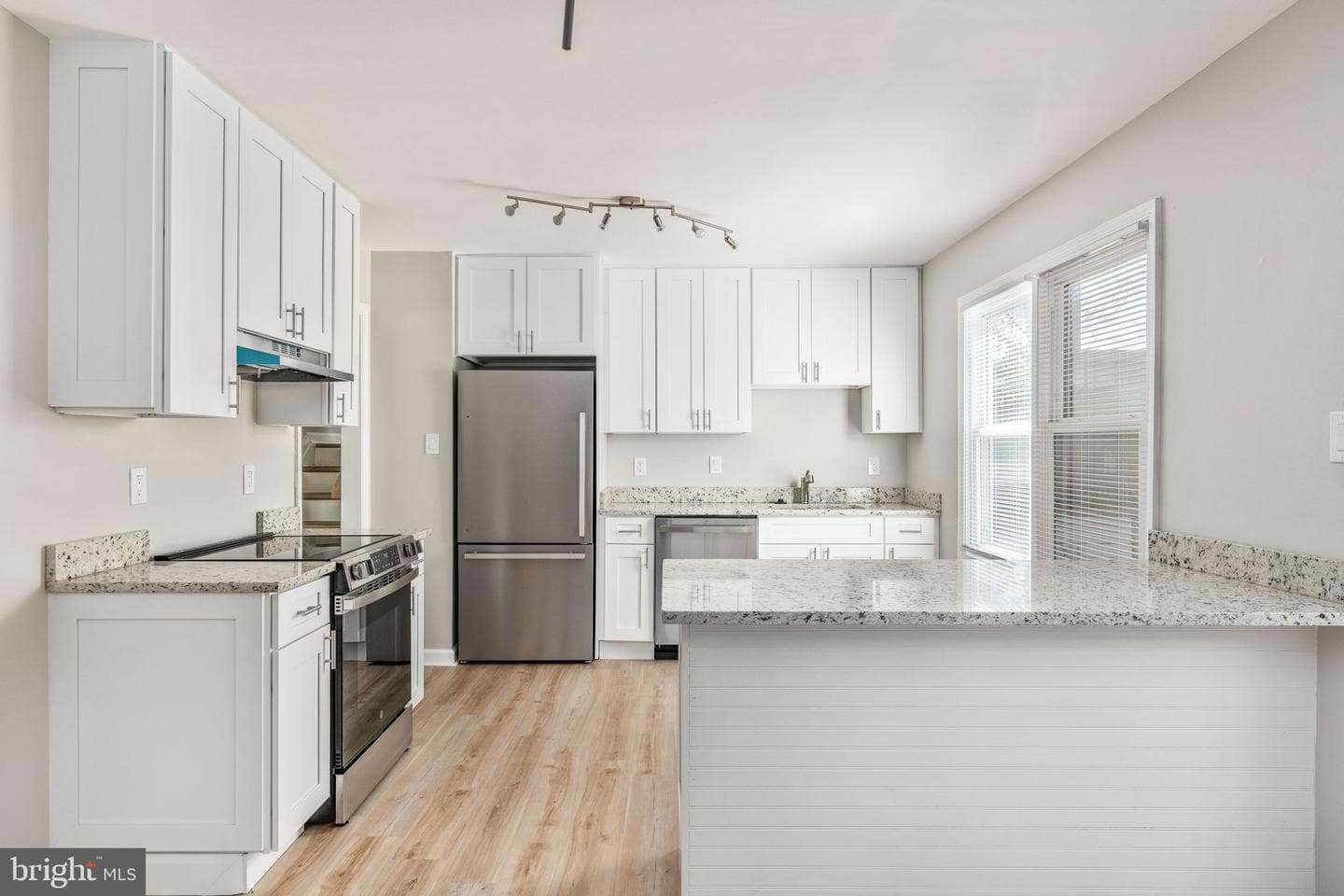 11403 Gordon Road photo 8