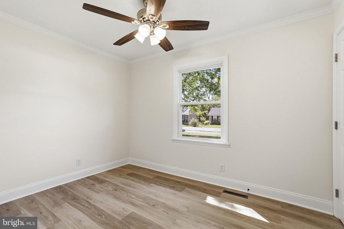 310 Sycamore Drive photo 19