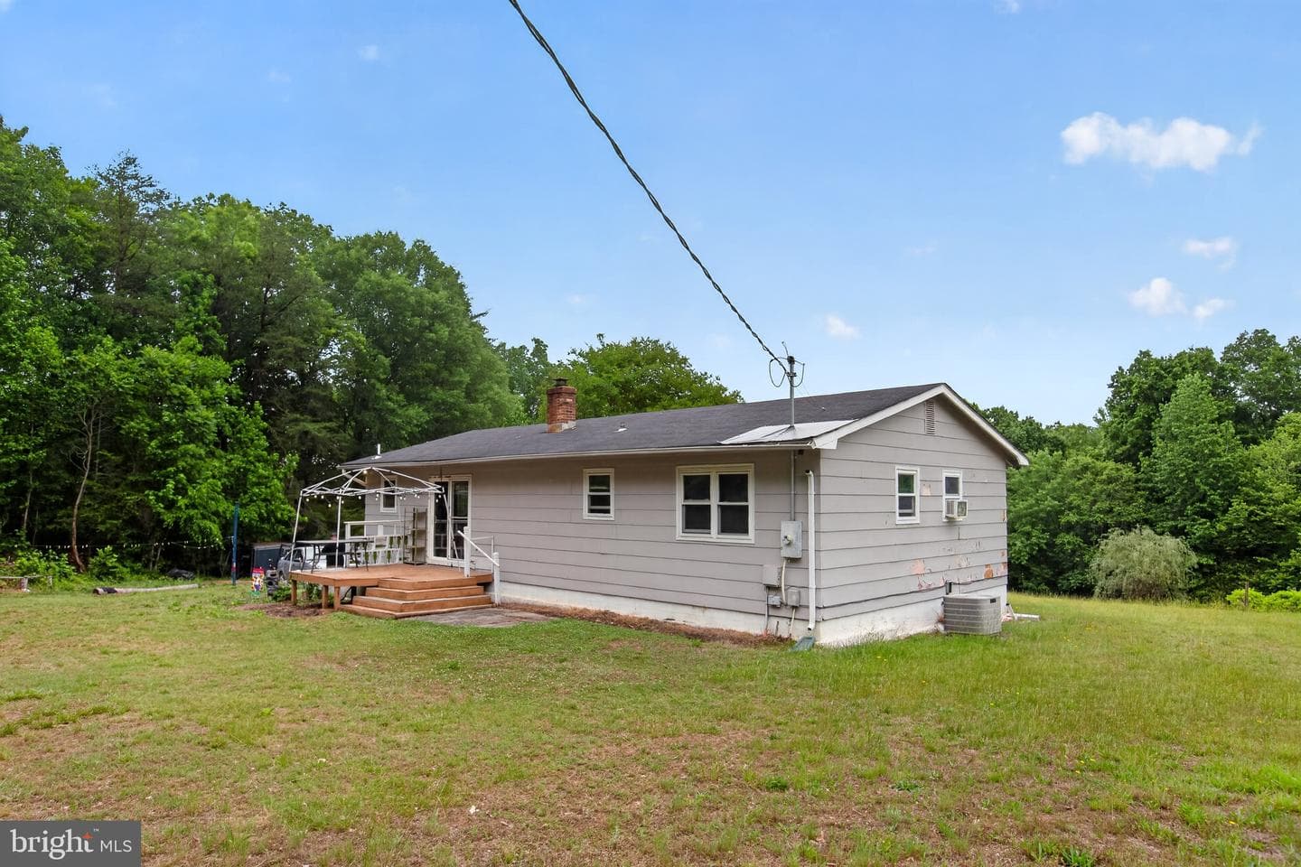 9600 Honeysuckle Road photo 2