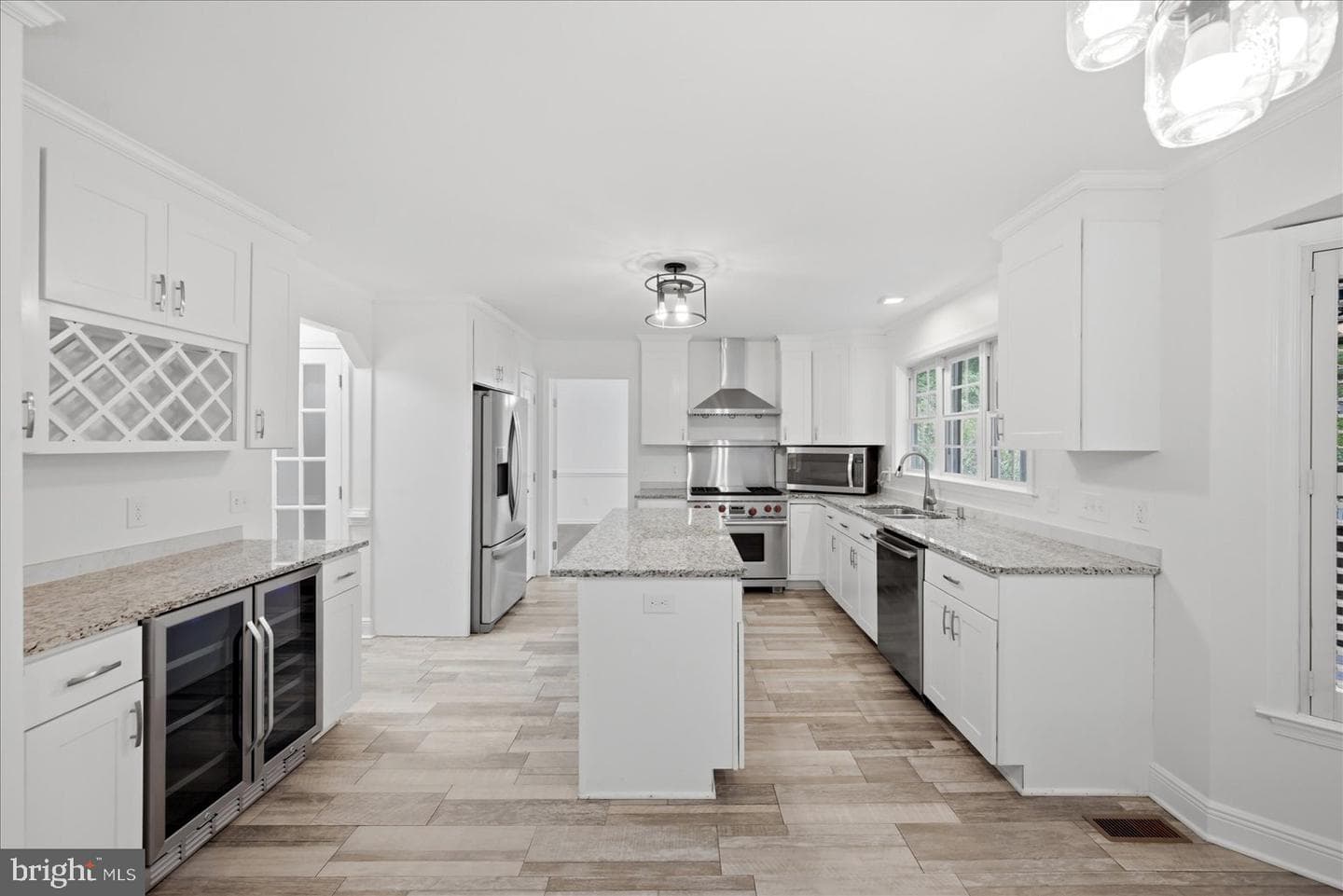 10403 Colechester Street photo 5