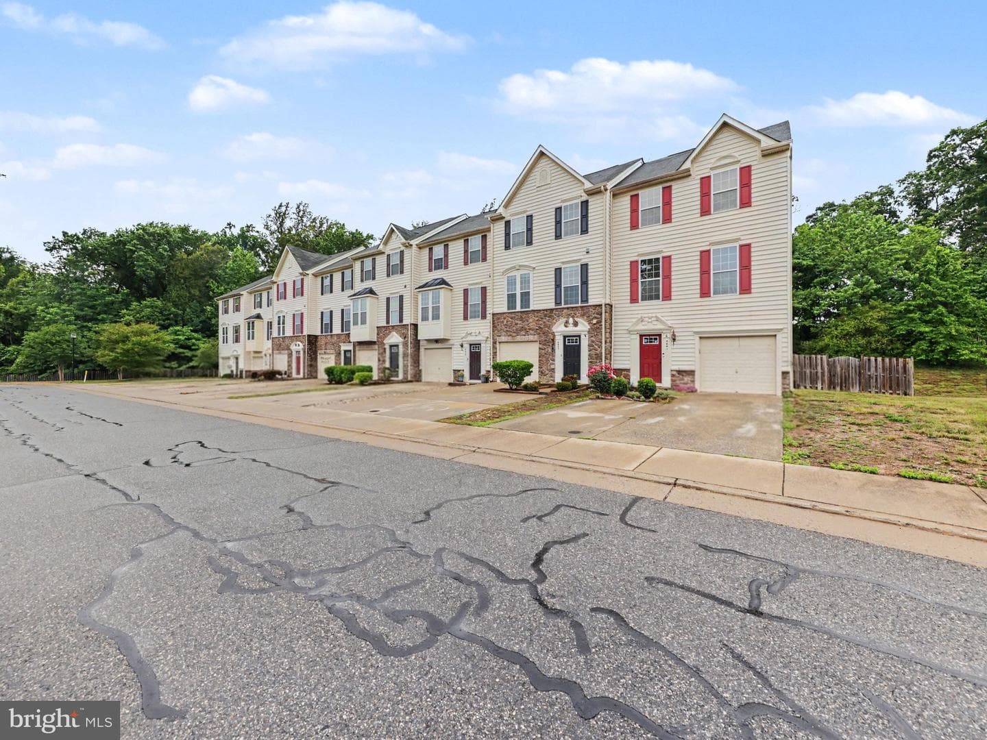 4643 Alliance Way photo 2