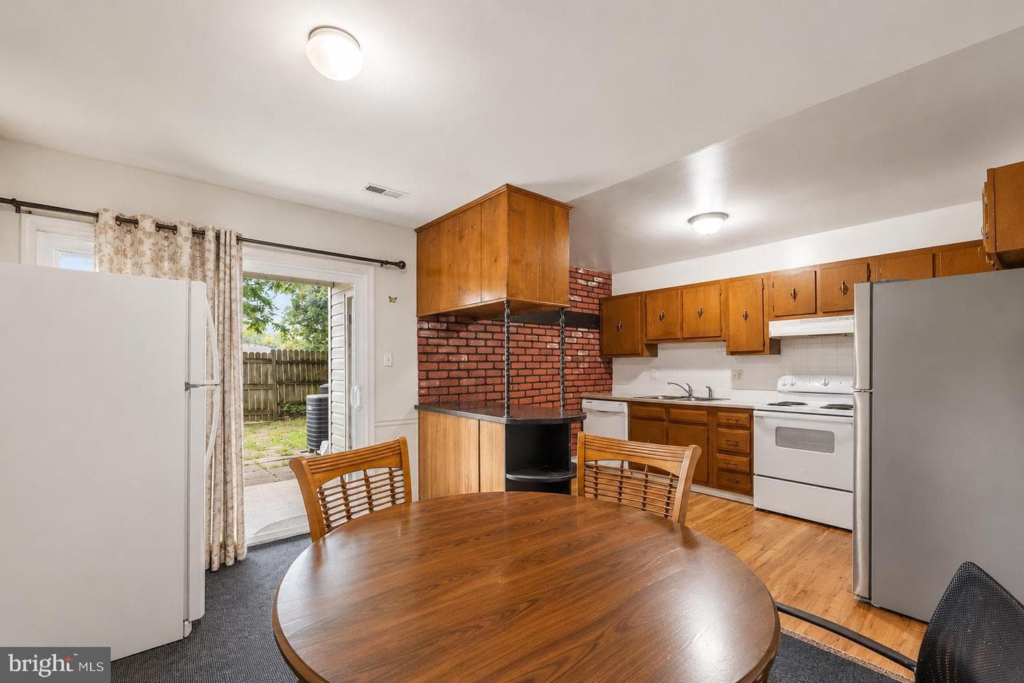 307 Olde Greenwich Drive photo 6