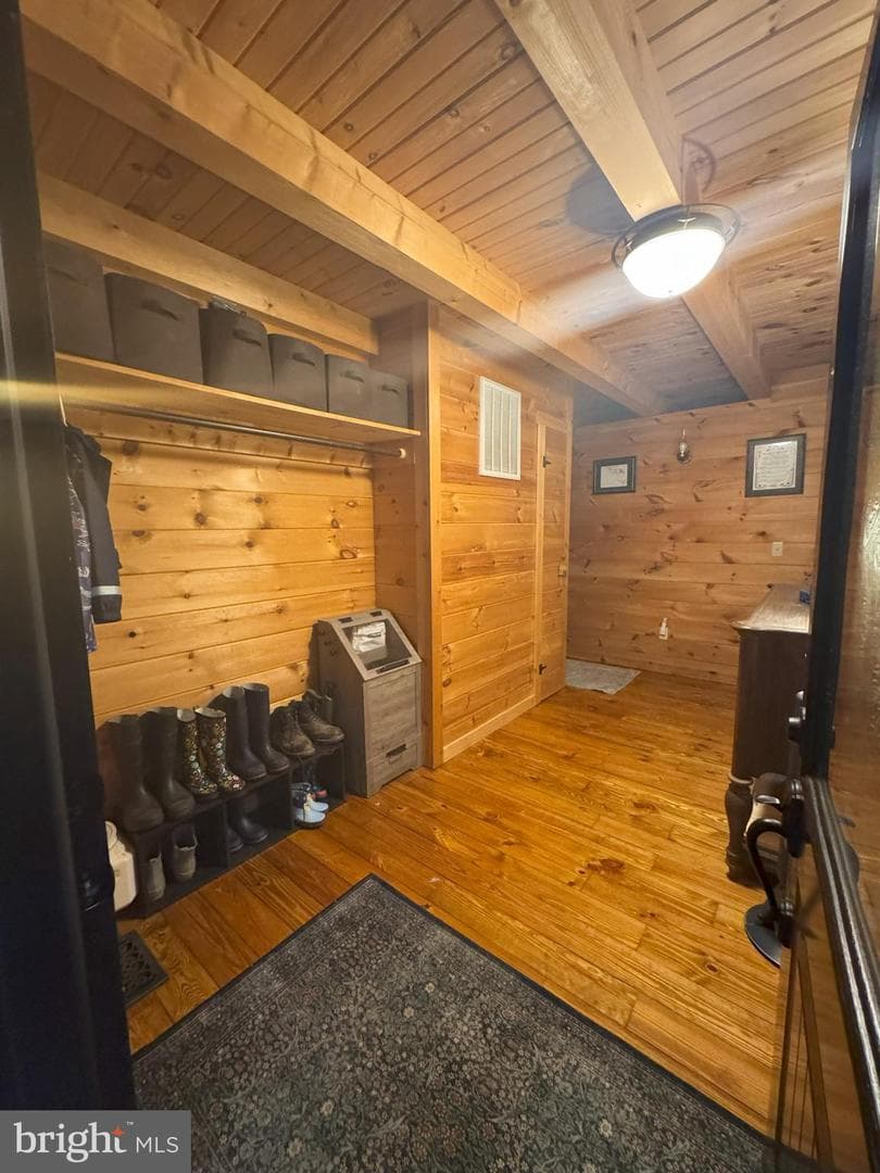 10409 Treaty Court photo 27