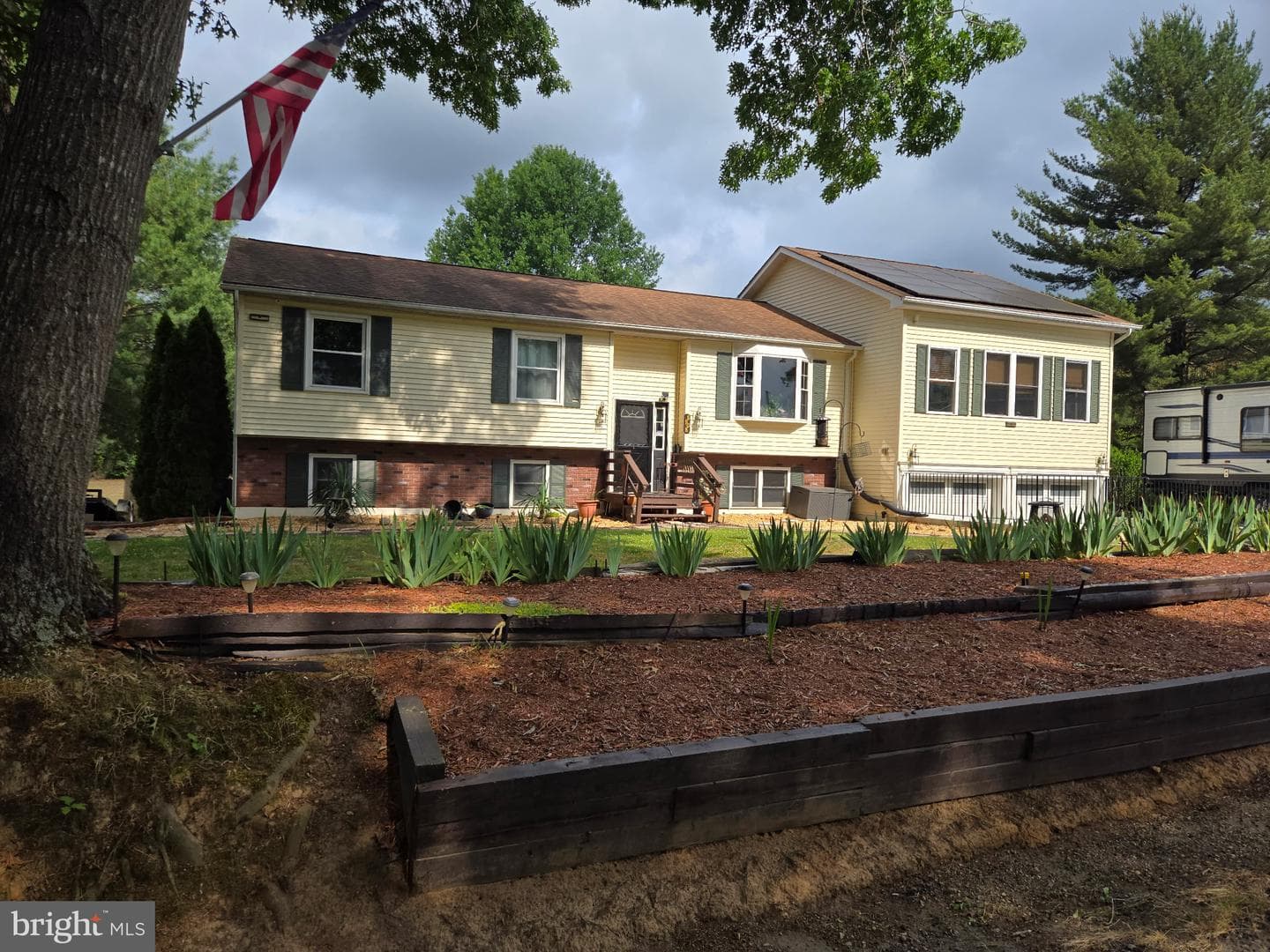 8908 Jennings Ln photo 2