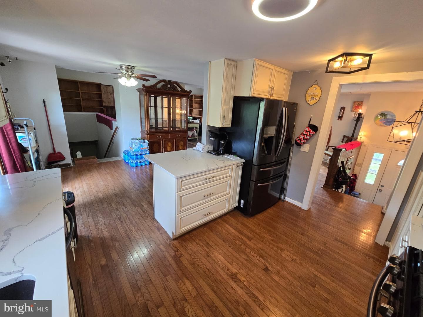 8908 Jennings Ln photo 22