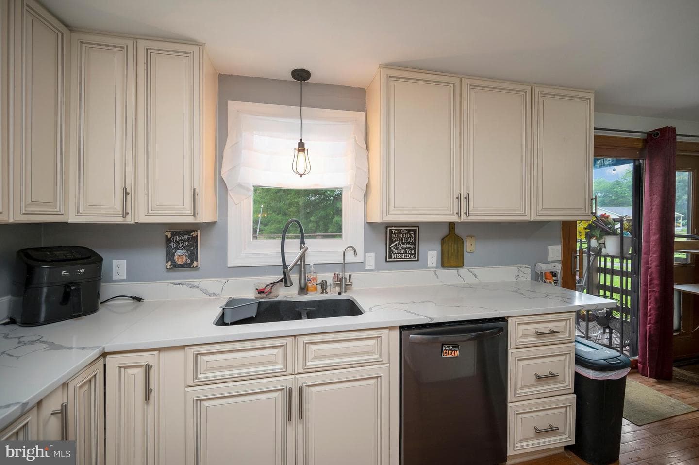 8908 Jennings Ln photo 25