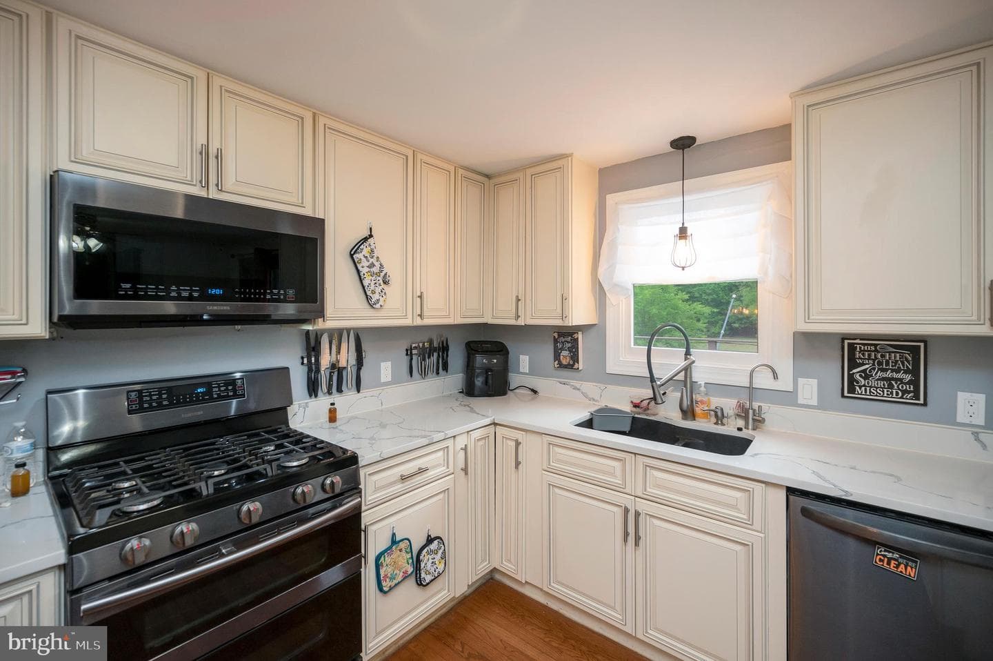 8908 Jennings Ln photo 26