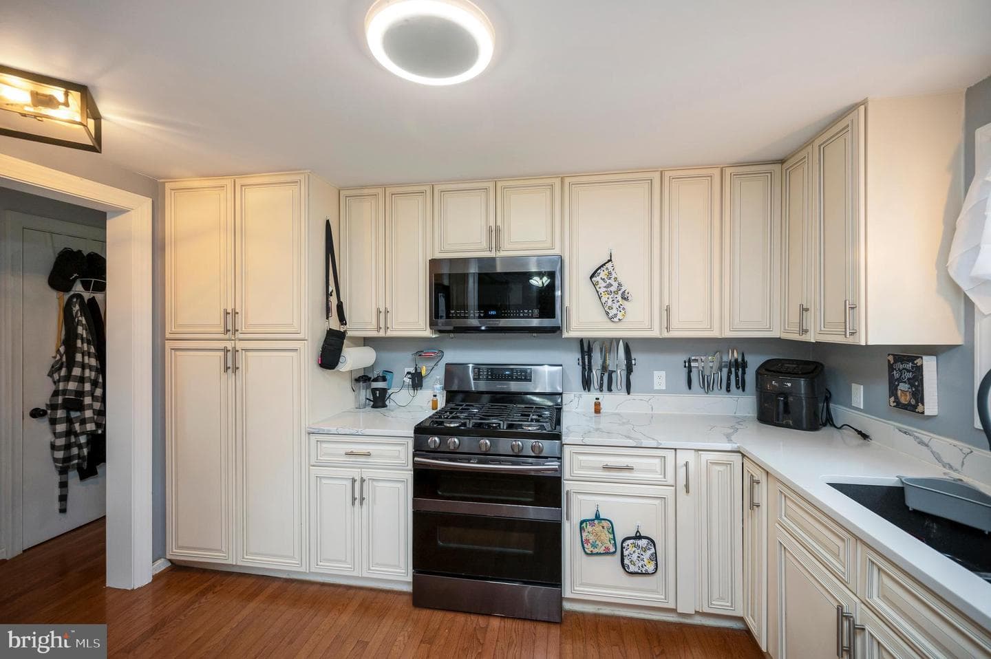 8908 Jennings Ln photo 27