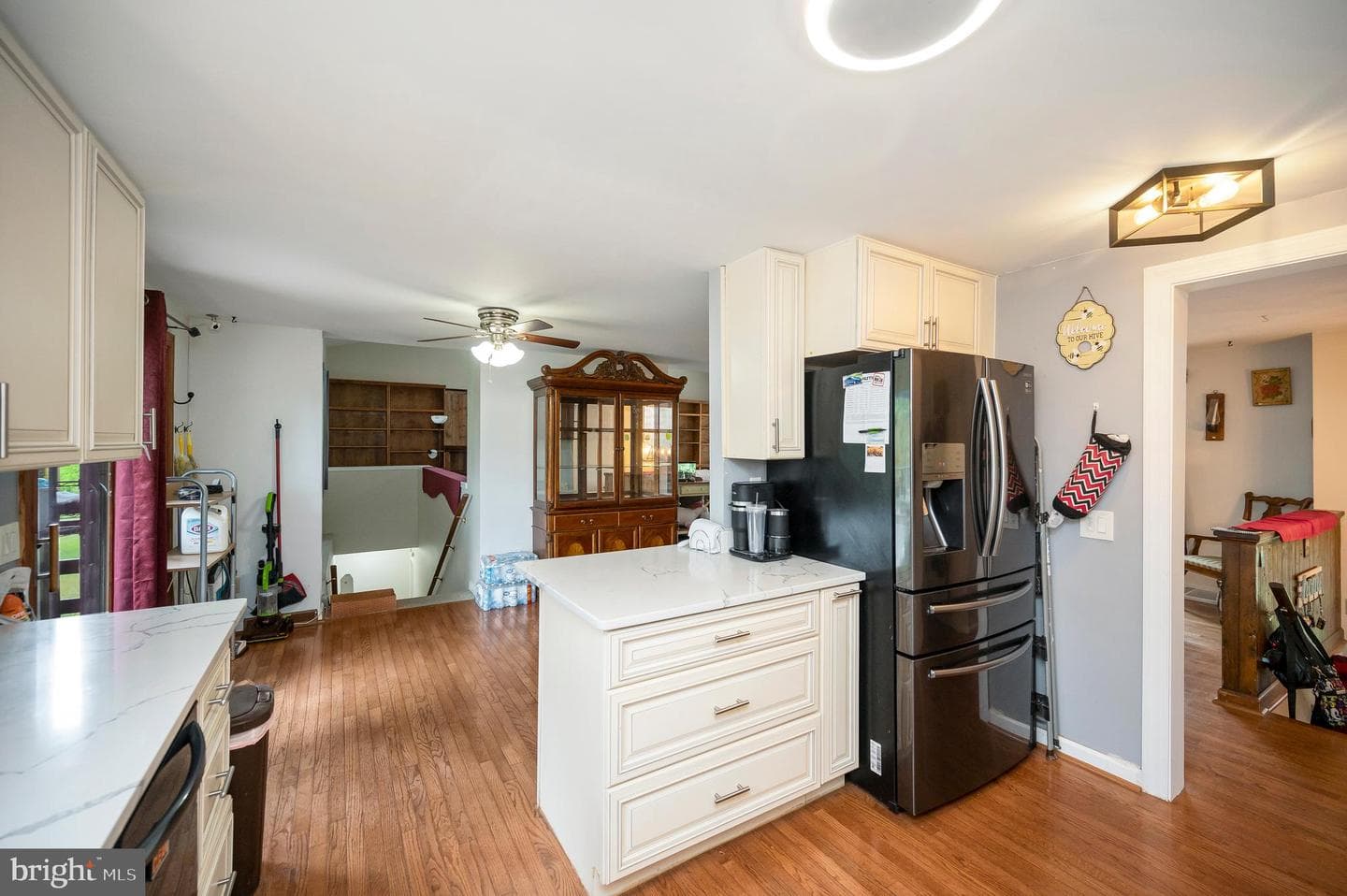 8908 Jennings Ln photo 28