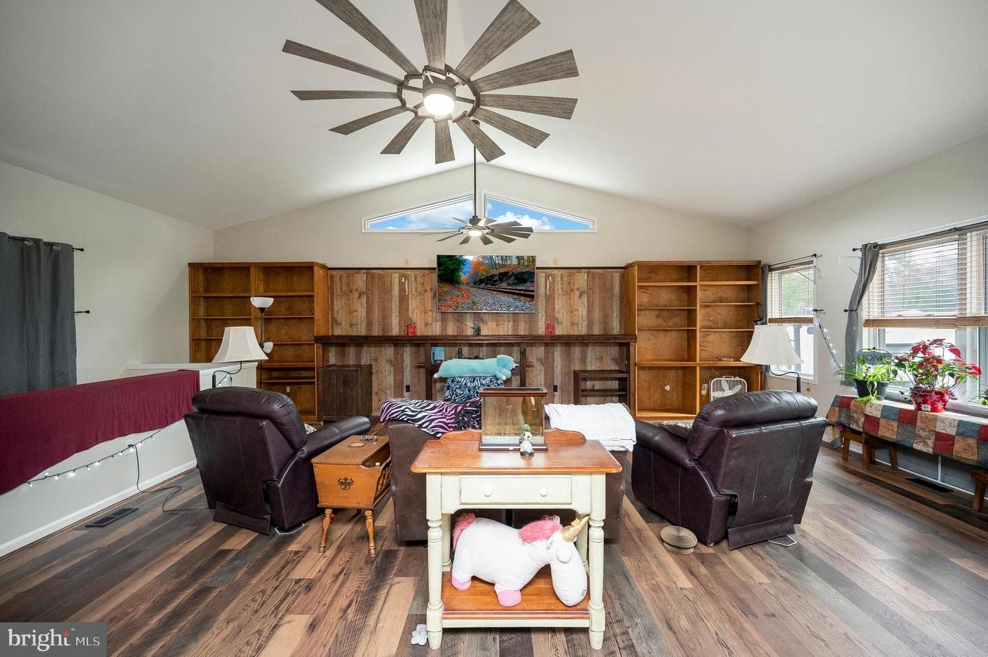 8908 Jennings Ln photo 30