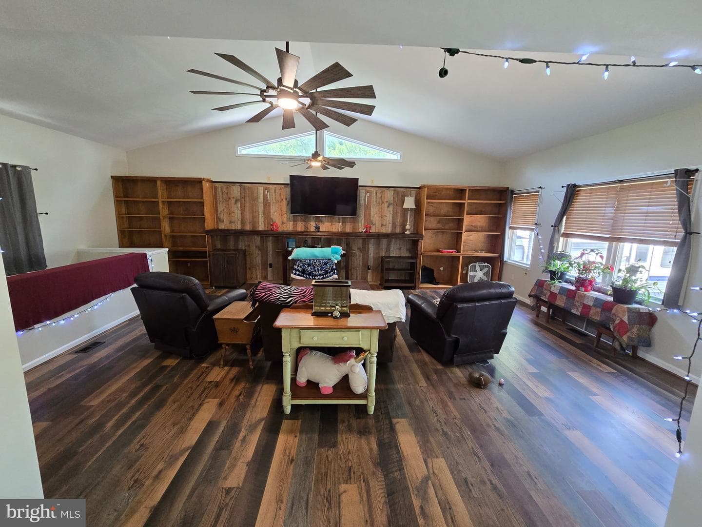 8908 Jennings Ln photo 34