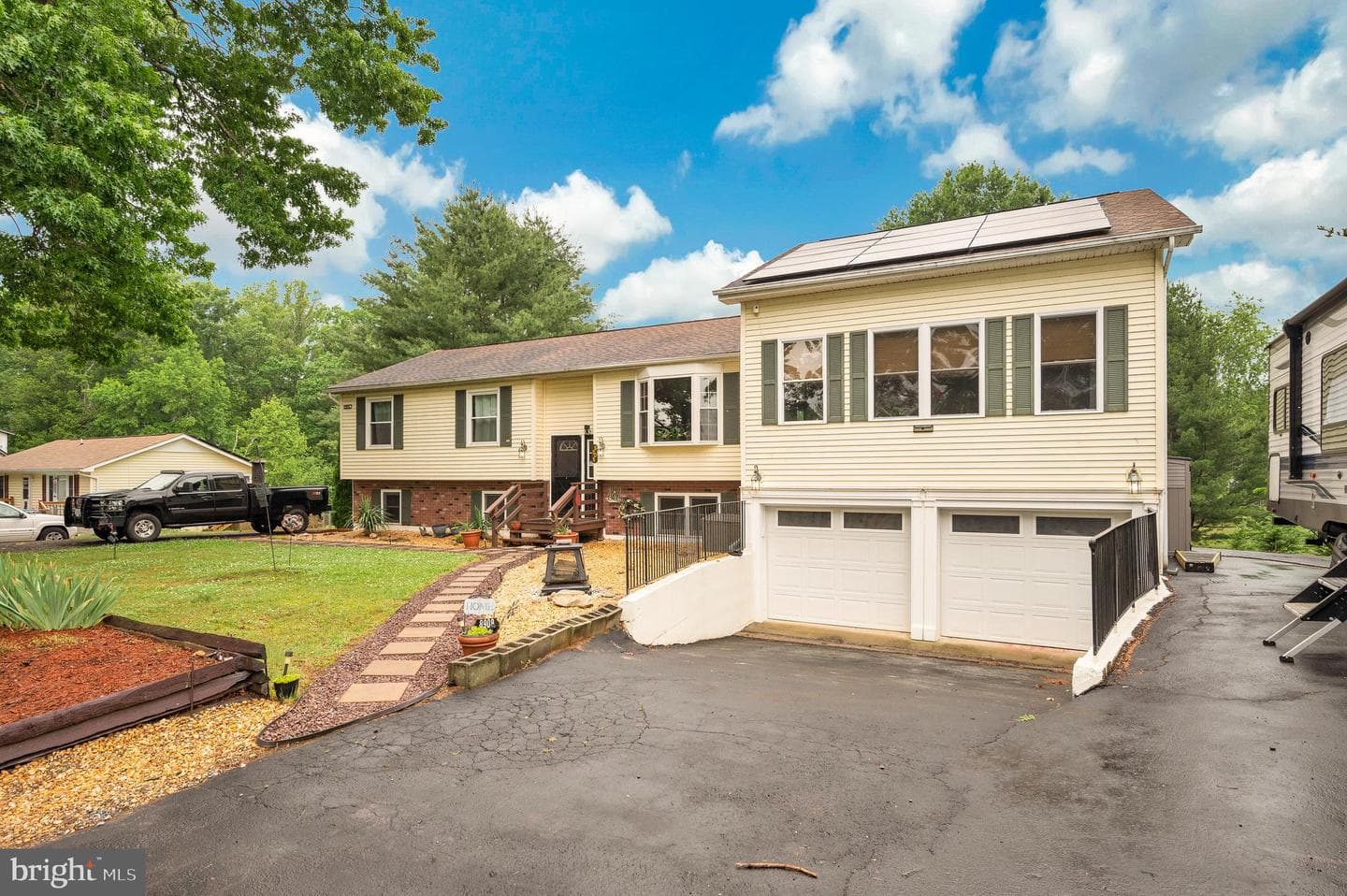 8908 Jennings Ln photo 4
