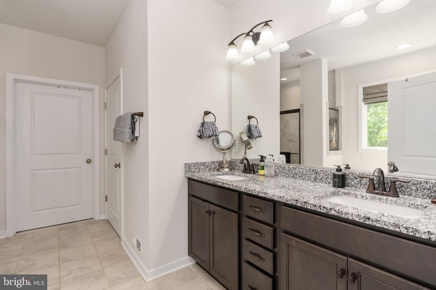 8007 Ashford Drive photo 27