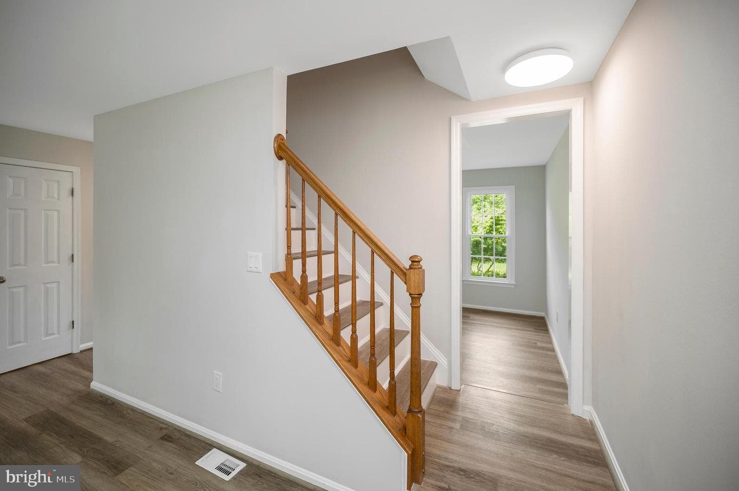 9804 Elm Street photo 26
