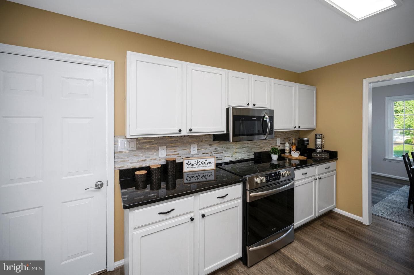9804 Elm Street photo 31