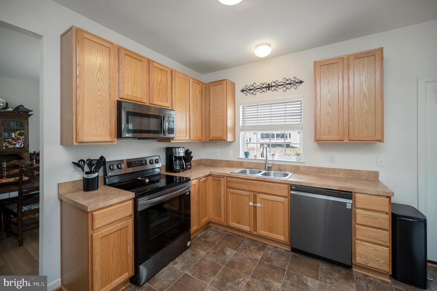 9202 Maple Valley Dr photo 16
