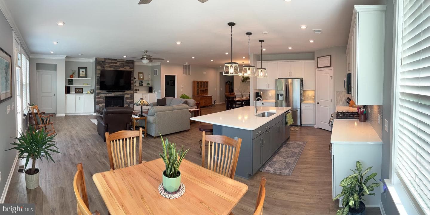 1821 Legacy Ln photo 19