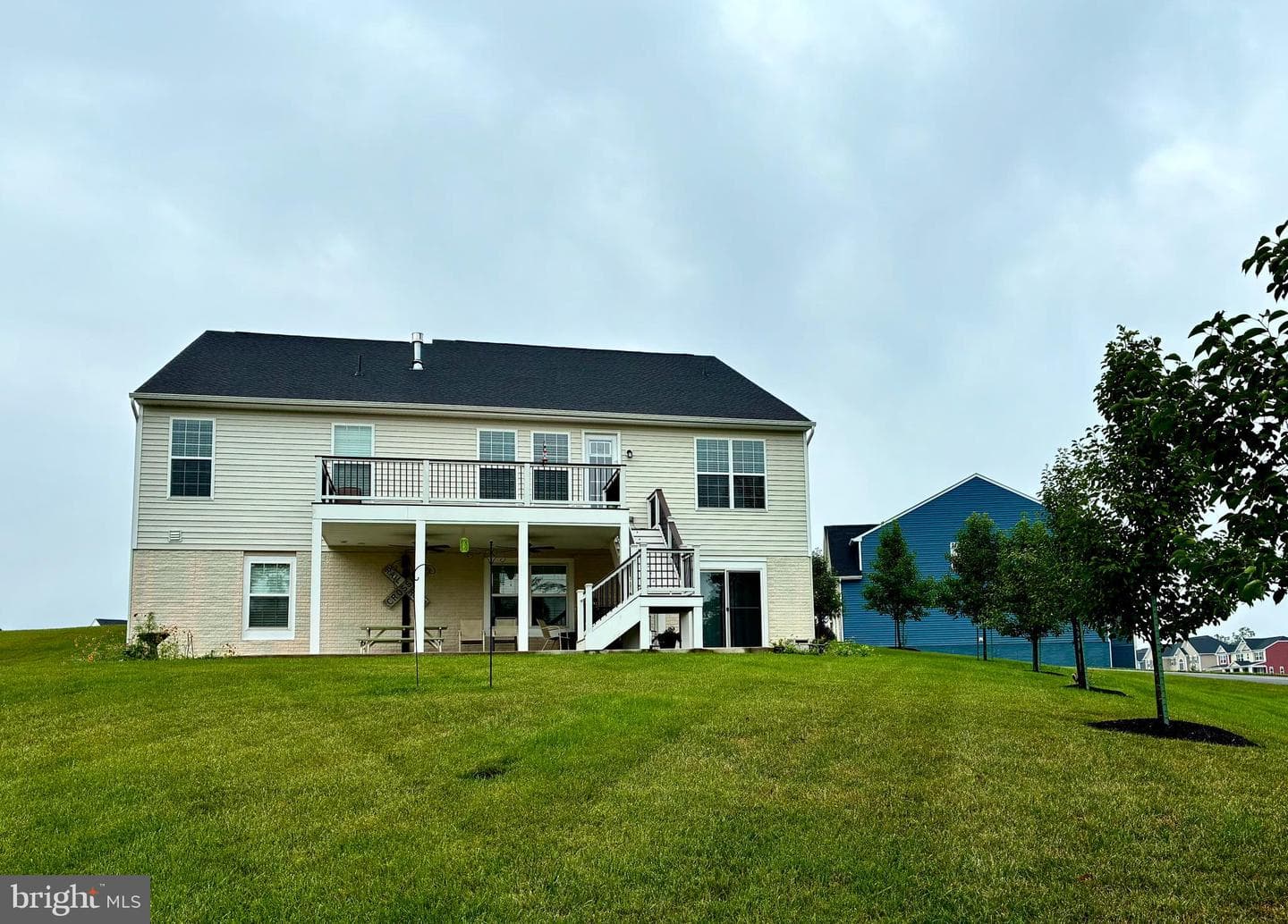 1821 Legacy Ln photo 2