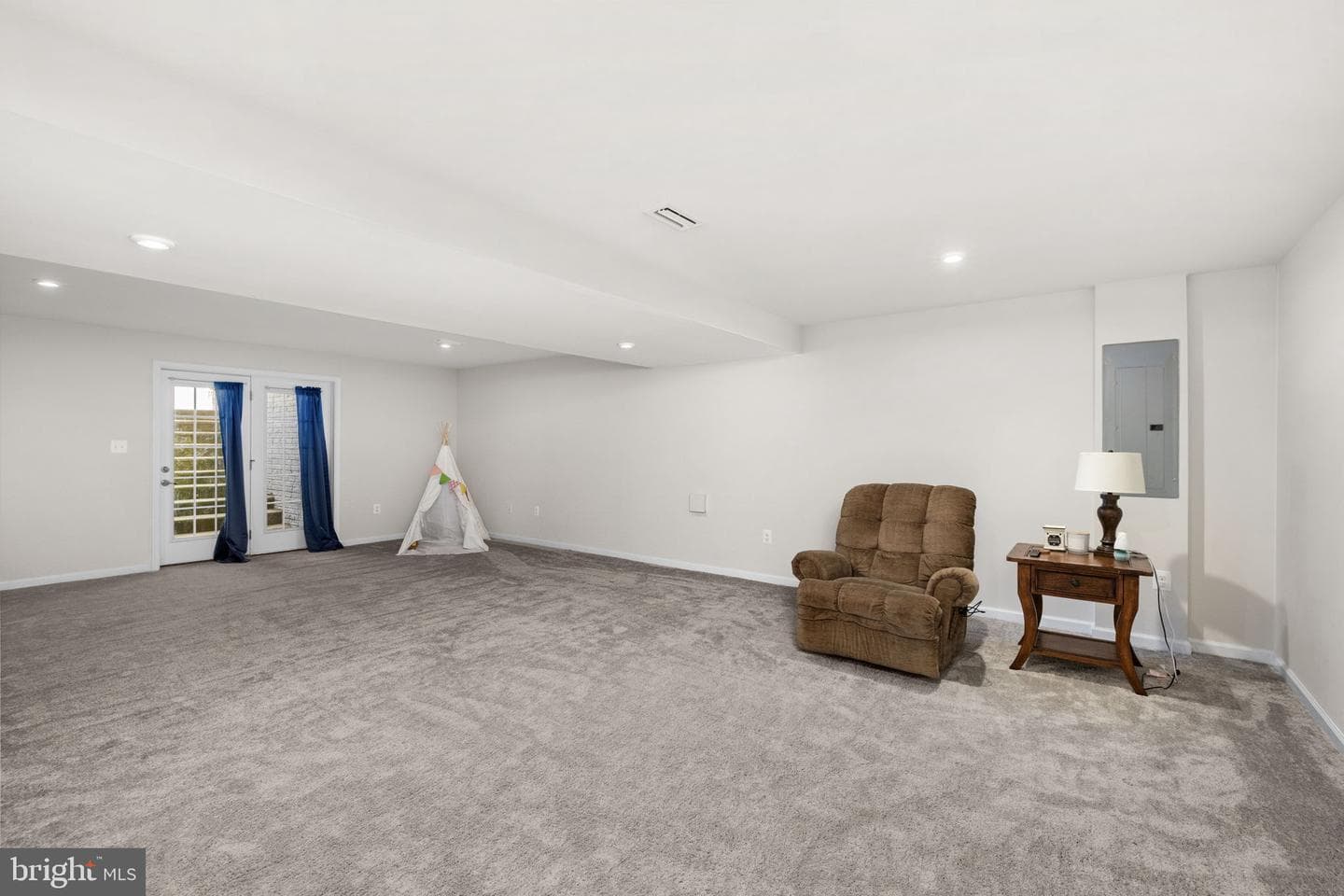 8402 Chiswell Court photo 28