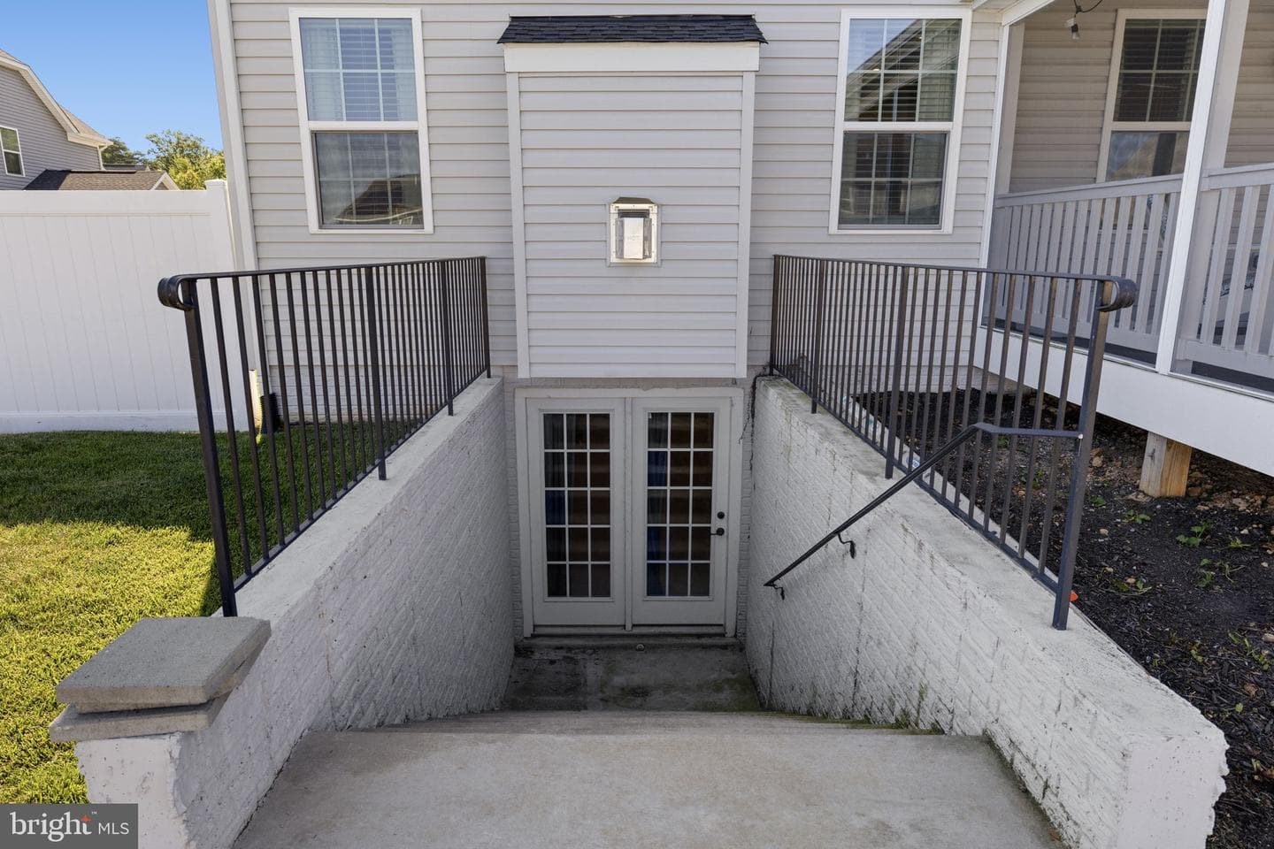8402 Chiswell Court photo 32
