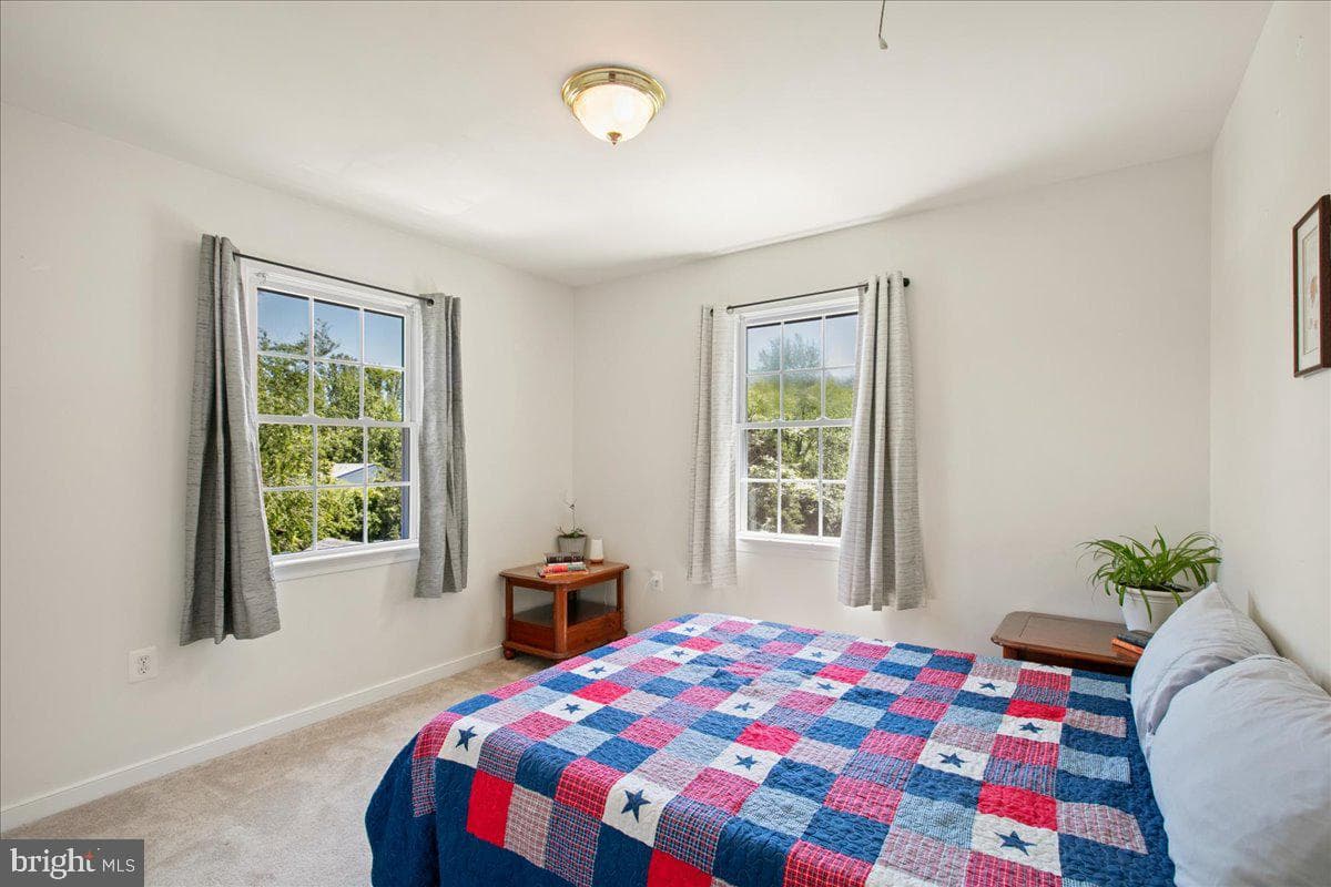 10132 Wallers Road photo 15