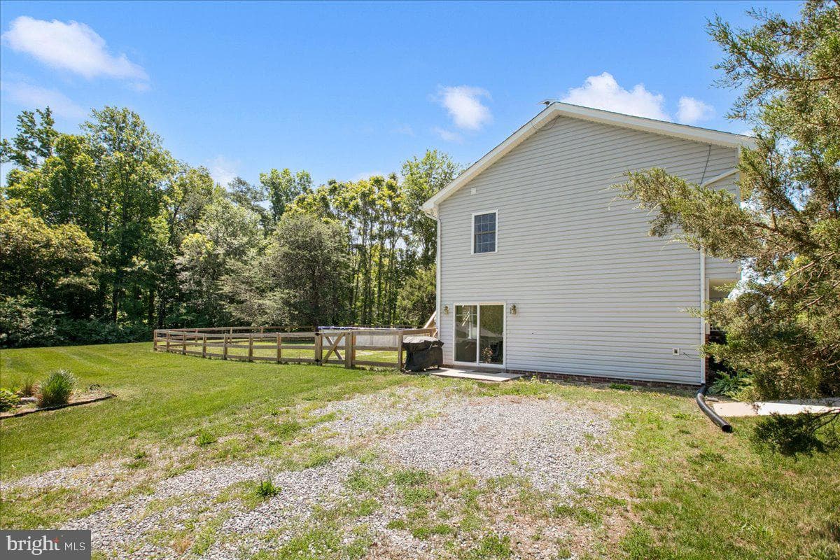 10132 Wallers Road photo 30