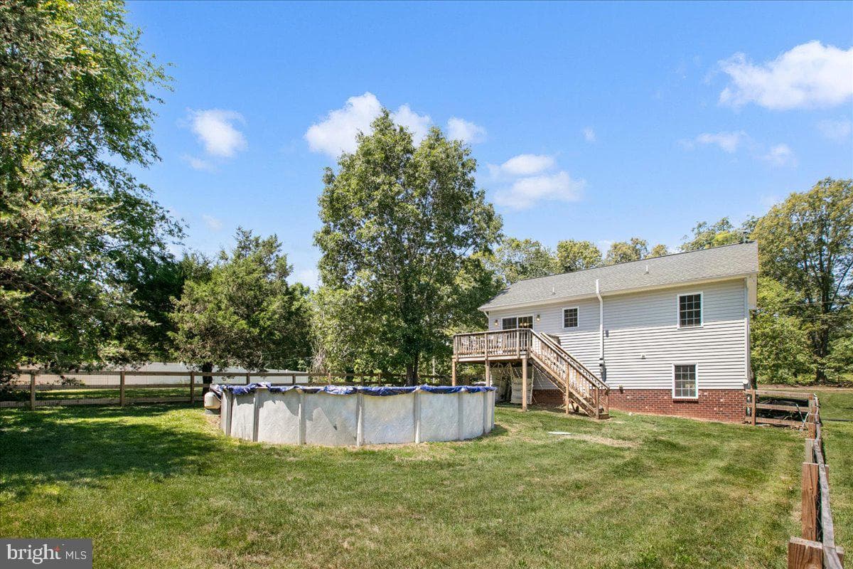 10132 Wallers Road photo 32