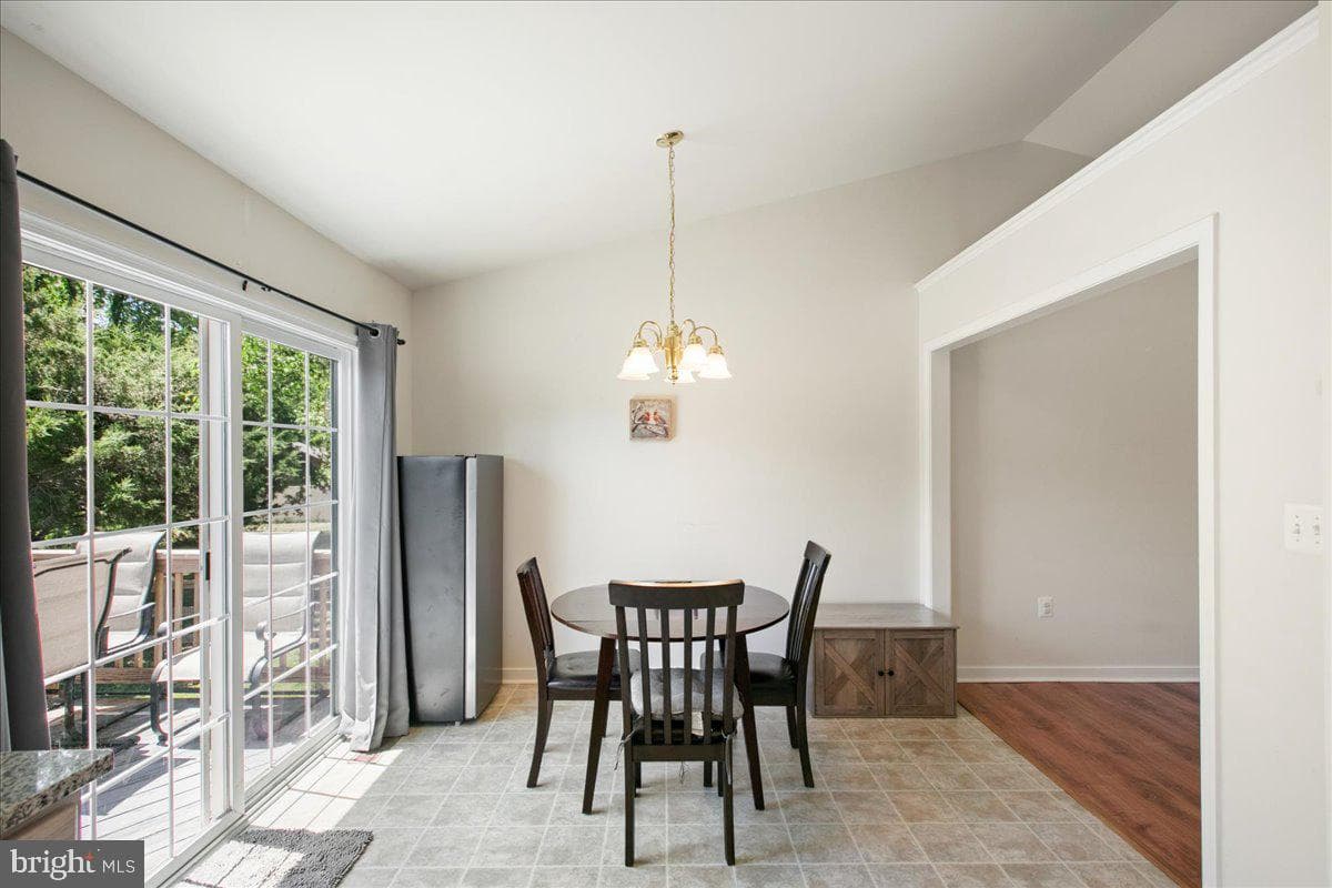 10132 Wallers Road photo 9