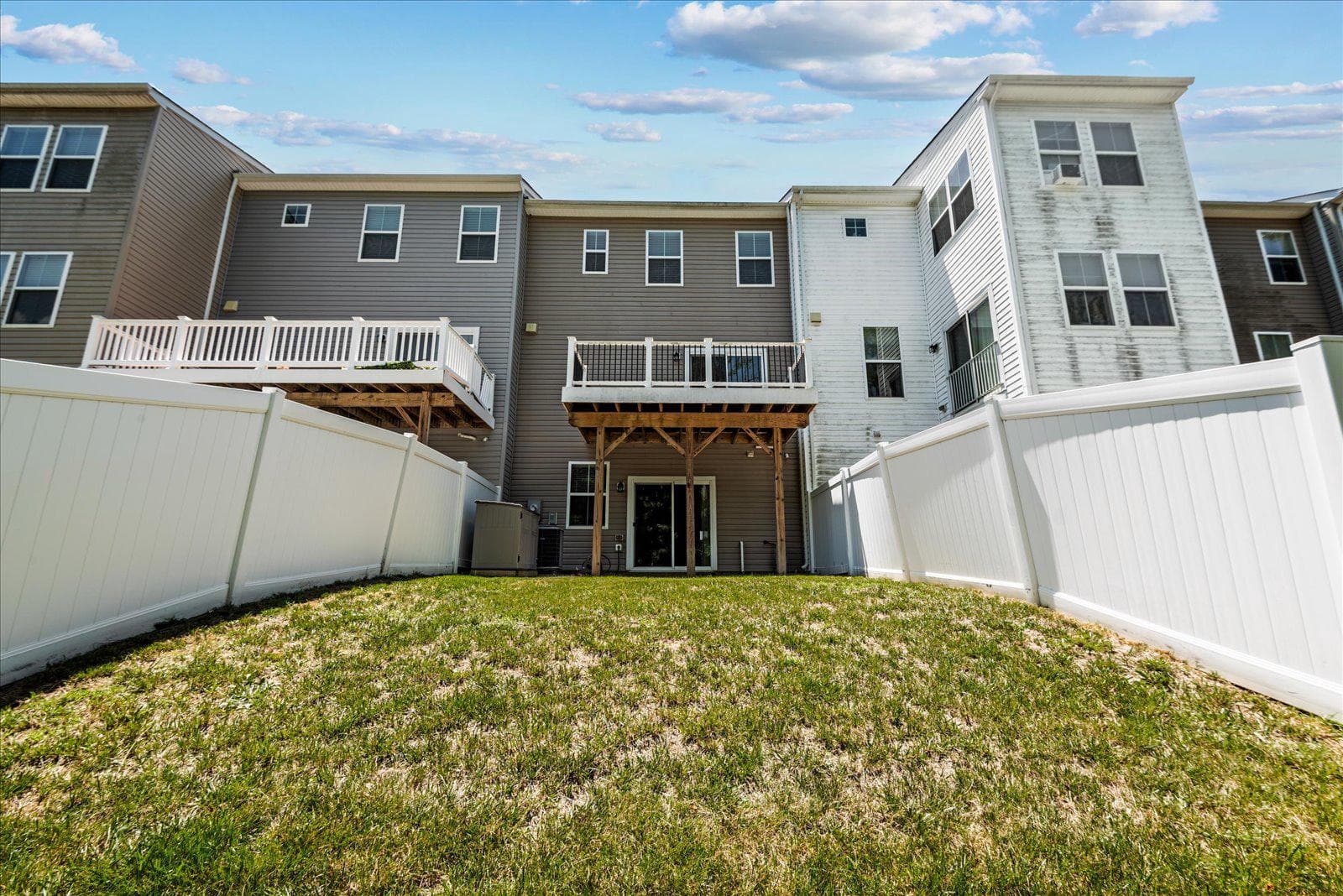 1506 Hudgins Farm Circle photo 32