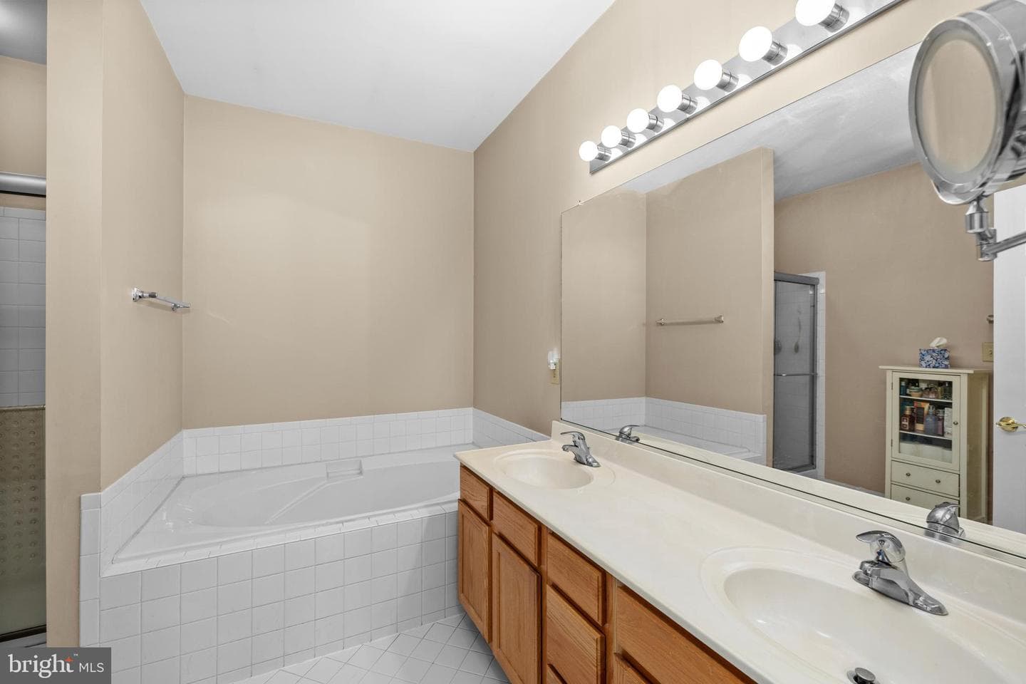 11208 Silversmith Lane photo 25