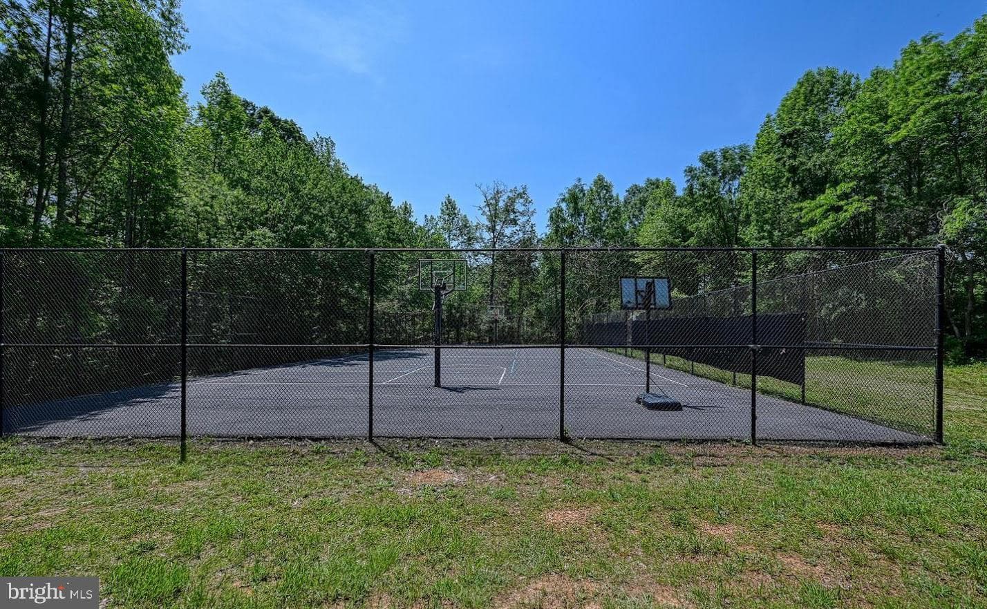 5304 Wyndemere Circle photo 48