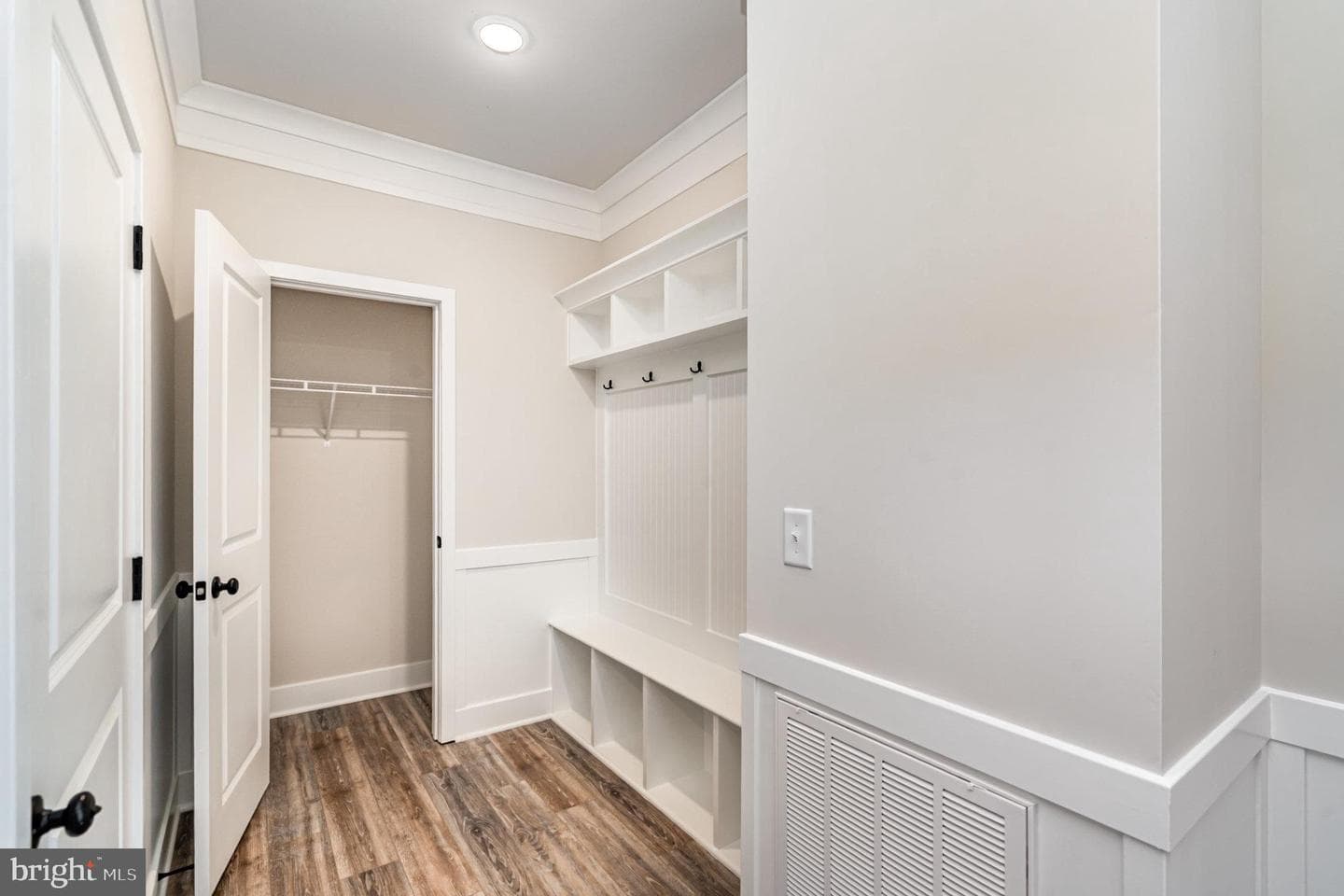 5304 Wyndemere Circle photo 5