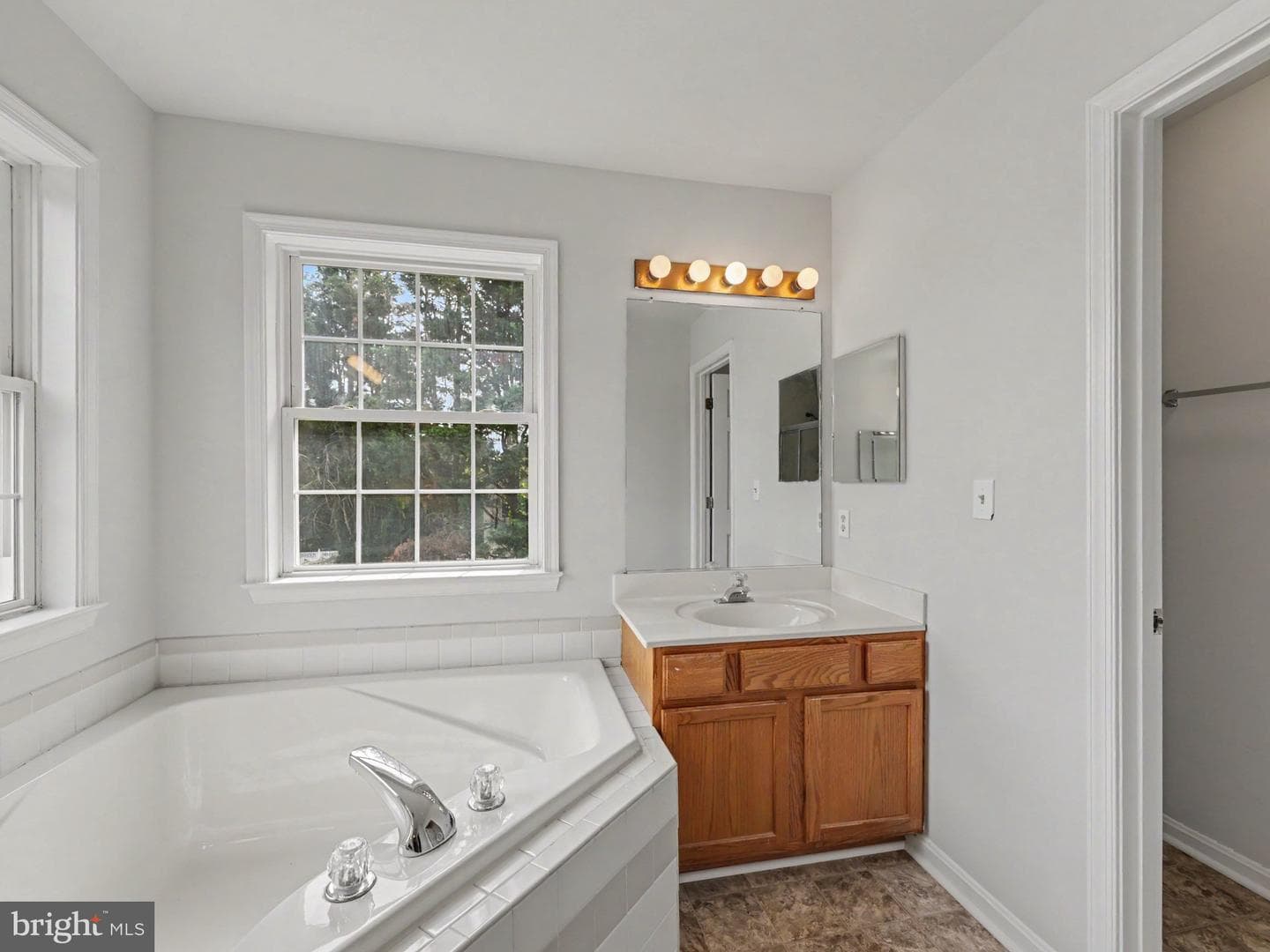 11402 Silverleaf Lane photo 17