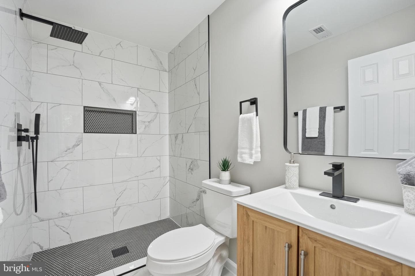7607 Nyland Road photo 24