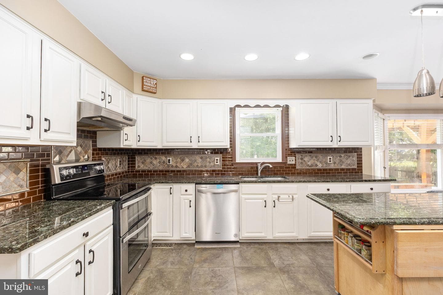 6313 Sweetbriar Drive photo 32