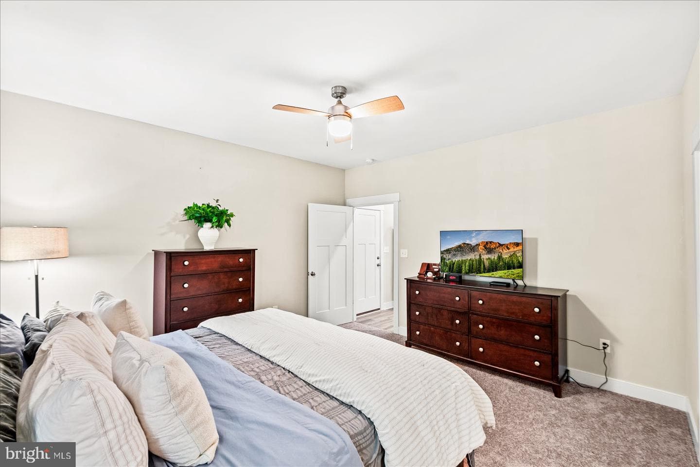 1504 Candlewood Street photo 21
