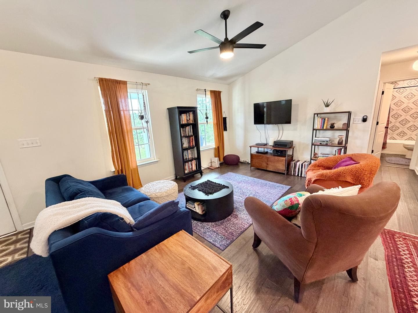9807 Robert E Lee Drive photo 5