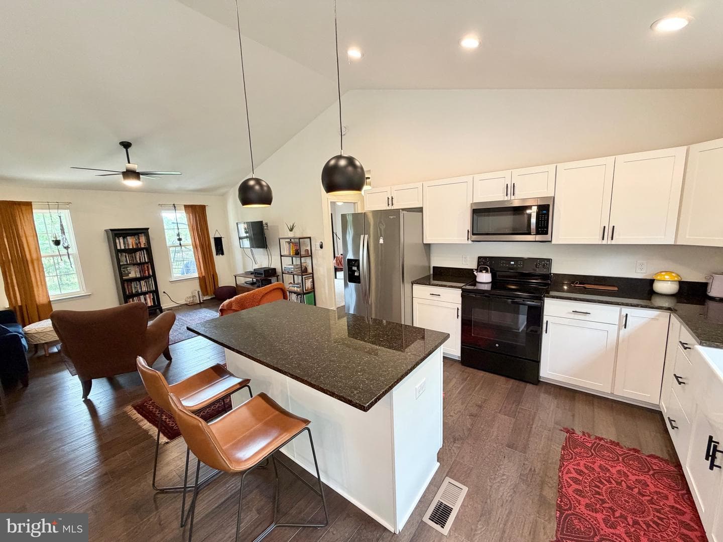 9807 Robert E Lee Drive photo 8