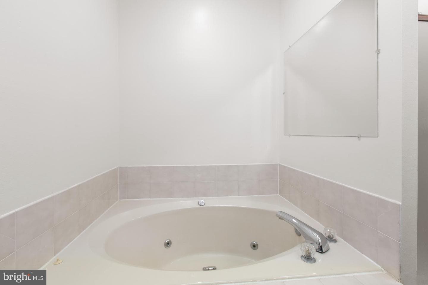 6906 Aspen Lane photo 14
