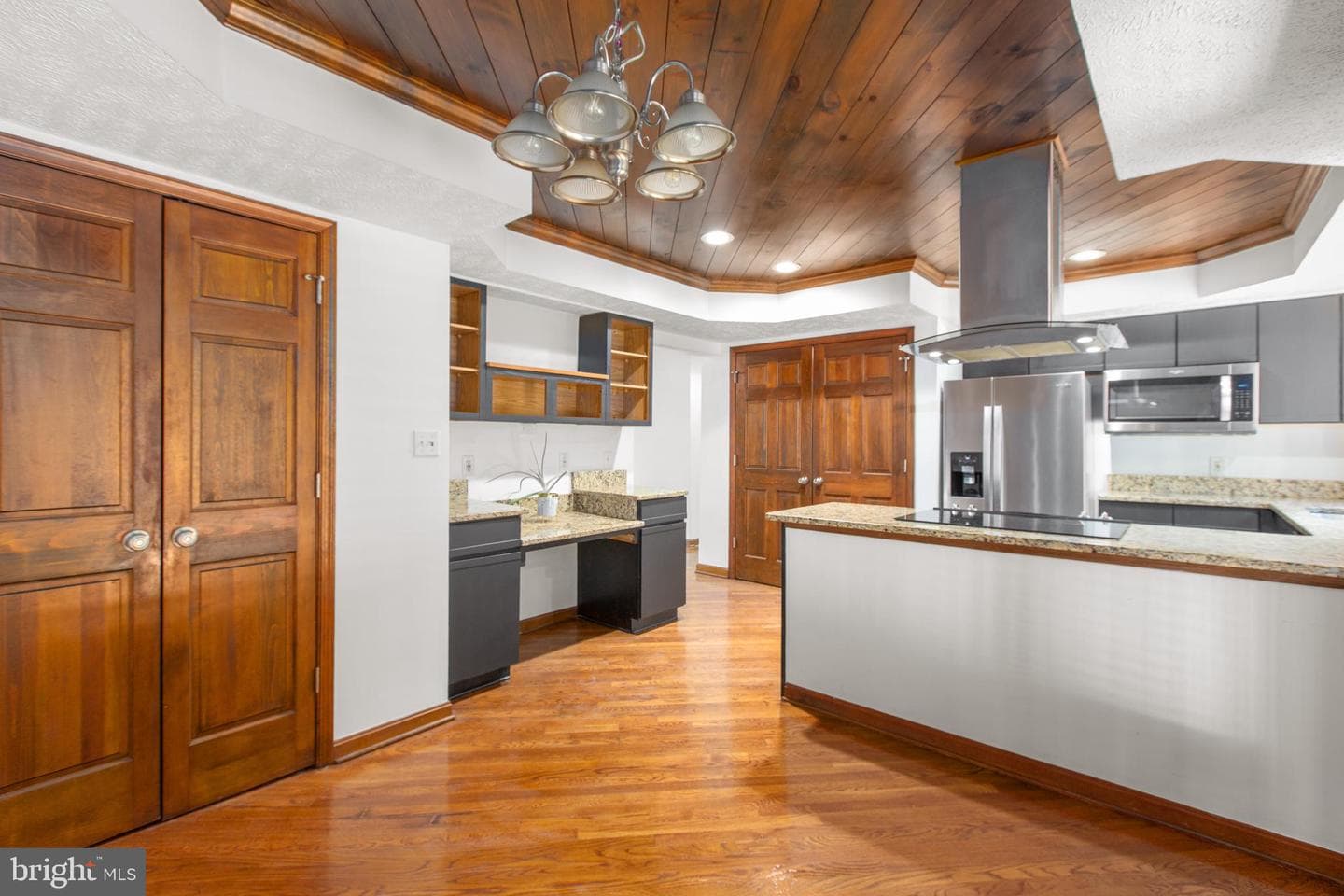 6906 Aspen Lane photo 7