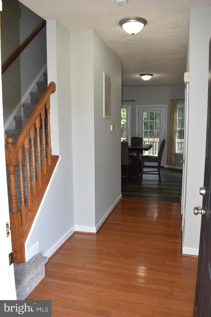 4018 Derbyshire Lane photo 3