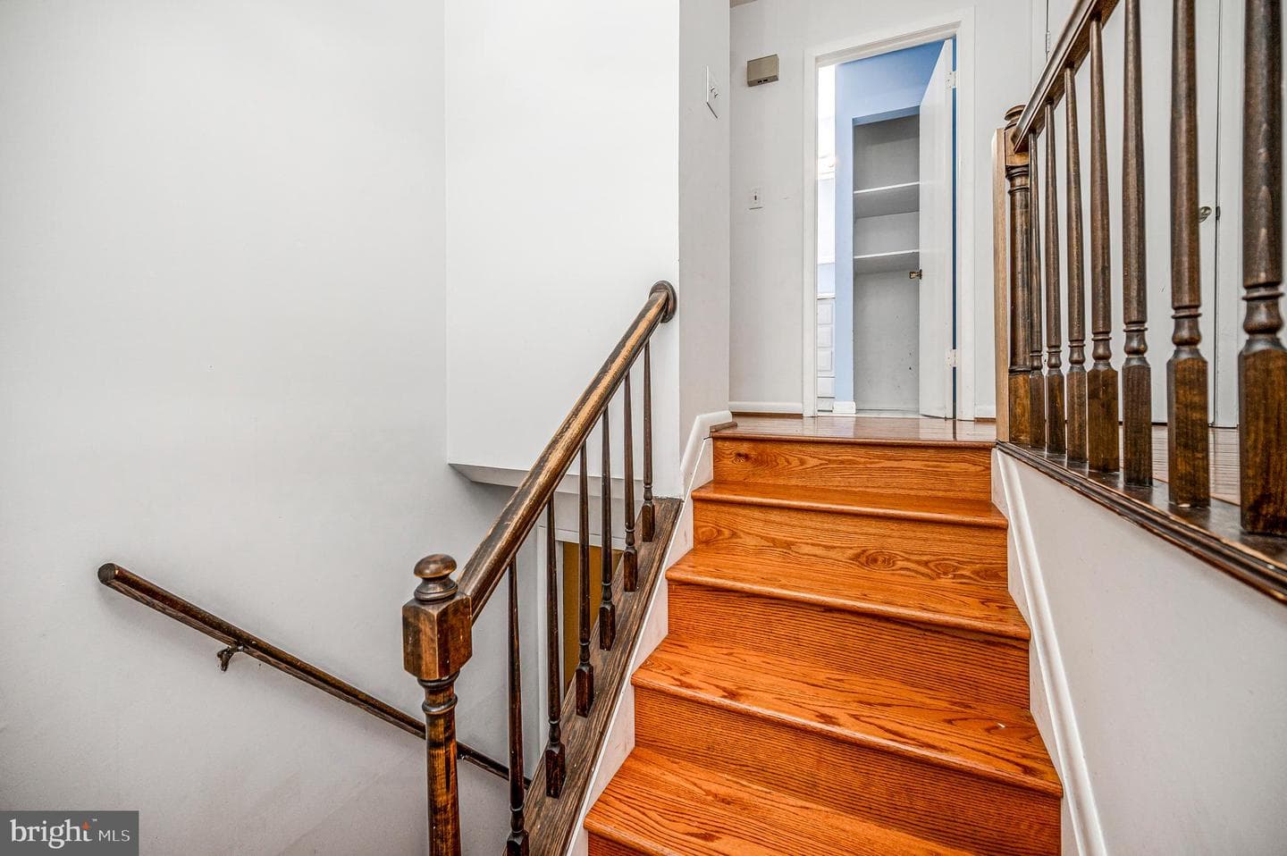 5526 Carousel Street photo 17