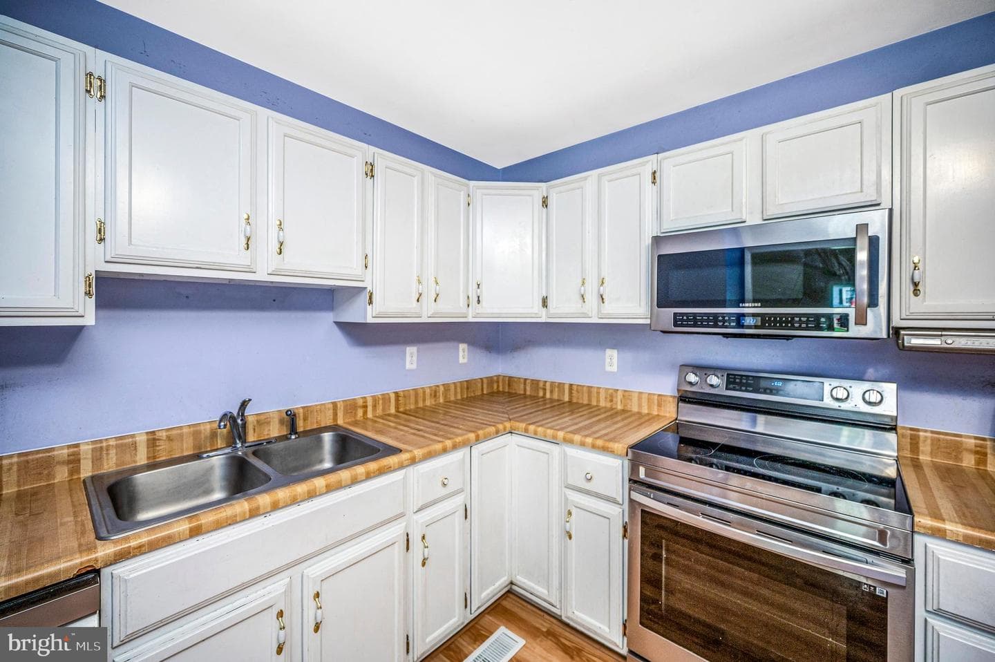 5526 Carousel Street photo 26