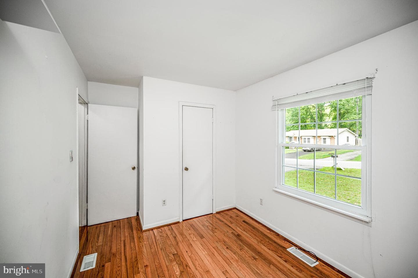 5526 Carousel Street photo 31